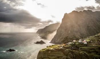 Santo Antão — Trilhos e Montanhas